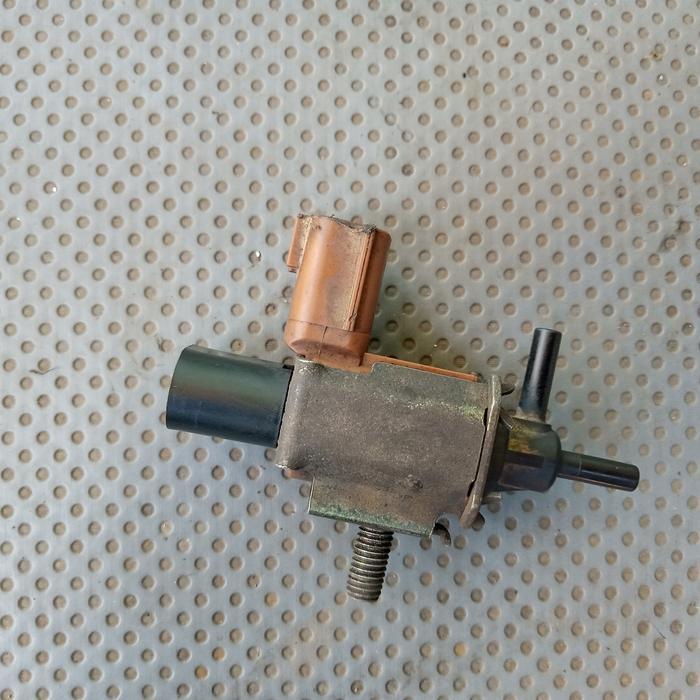 vacum selenoid Nissan X-Trail T30