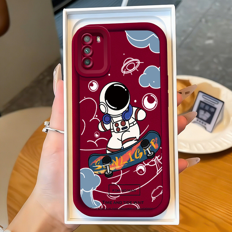 Casing Hp untuk POCO M3 Case Astronot skateboard Kasing bagus bahan silikon Cesing Softcase Kesing