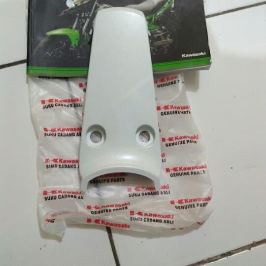 Cover Tail Athlete Putih