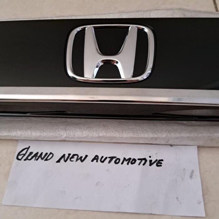 TRUNK LID GARNISH LIST BAGASI BELAKANG CRV RM GEN 4 ORIGINAL TOPPS