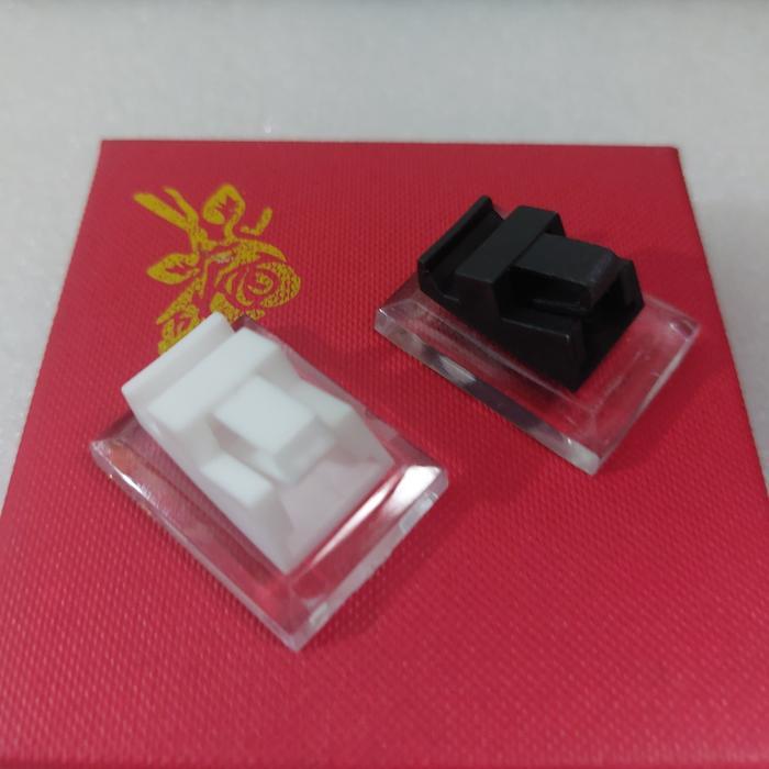 Display Jepit Cincin Akrilik Tempat Dudukan Cincin isi 1pcs Putih
