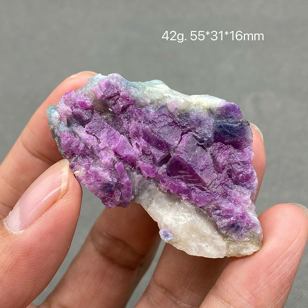 100% natural Myanmar Fluorescent Ruby rough mineral stones and crystals quartz gem stones