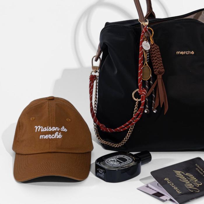 Merch Topi Wanita Maison Cap