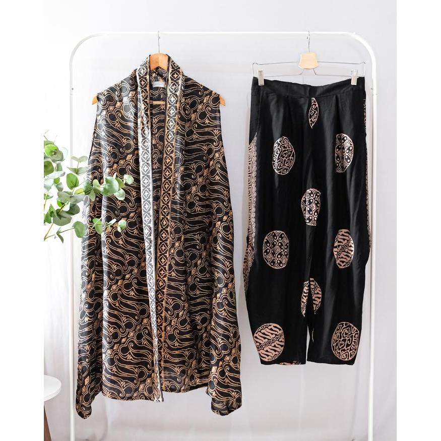 One Set Outer Tanpa Lengan Viscose Batik Setelan Batik Kondangan Celana Kulot Panjang Wanita