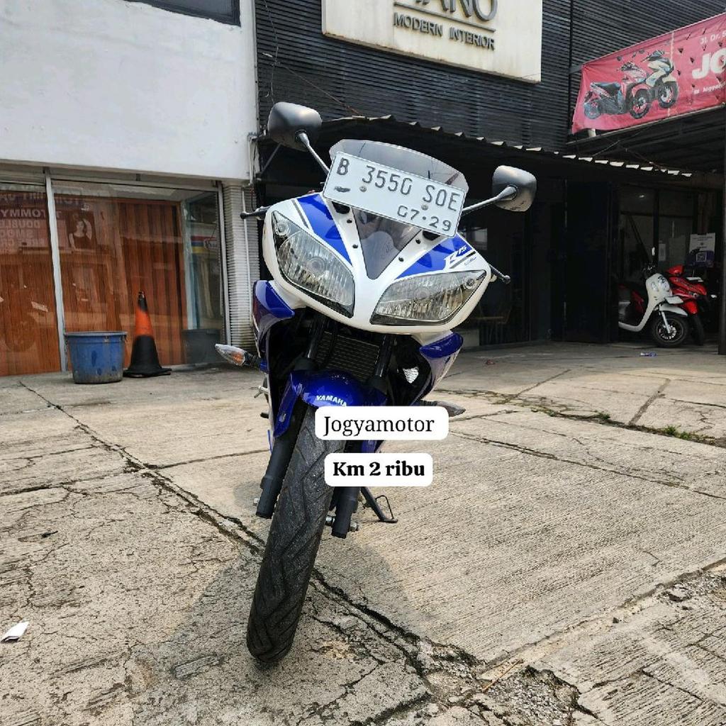 yamaha R15 v2 th 2014 siap pakai