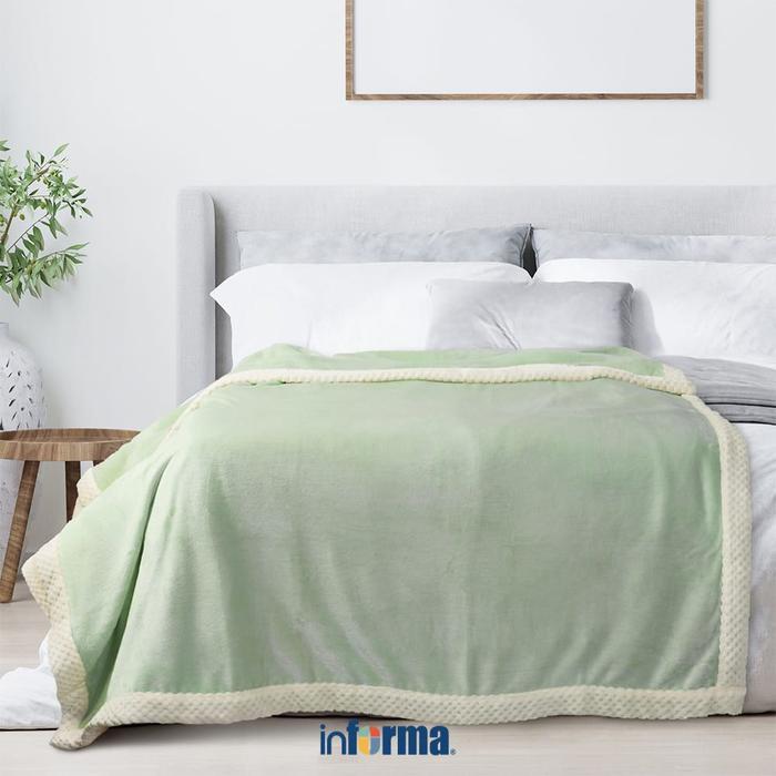 Informa 150X200 cm Selimut Polyester Hem Heidy - Hijau Bedcover Pelindung Dingin Penghangat Tidur