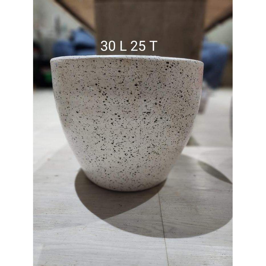 pot tanaman tanah liat ukuran diameter besar