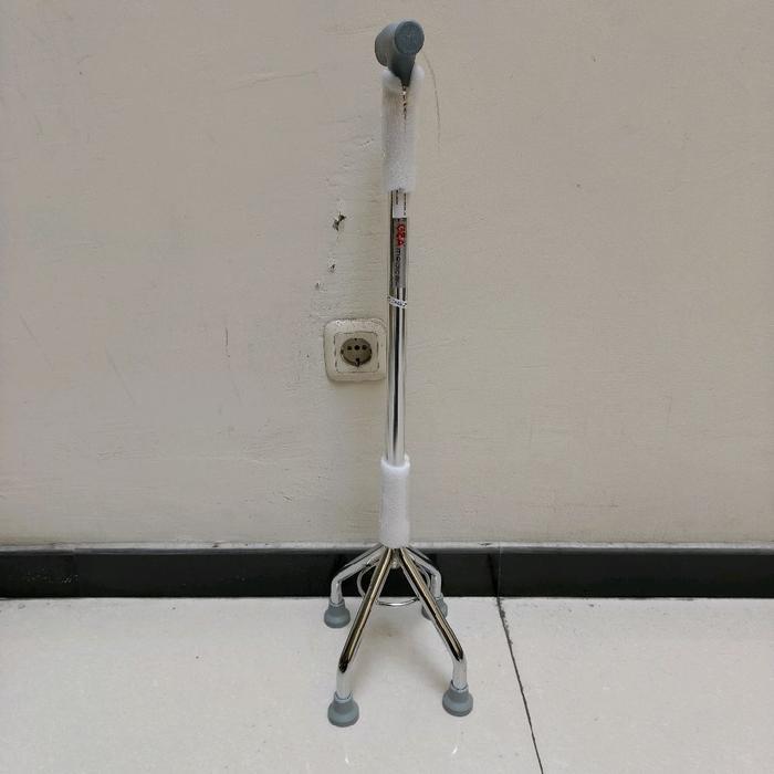 Tongkat kaki 4 piramid tongkat orang tua