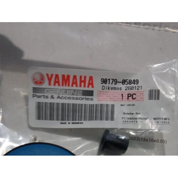 Original Nut Visor (YP125) Yamaha Aerox
