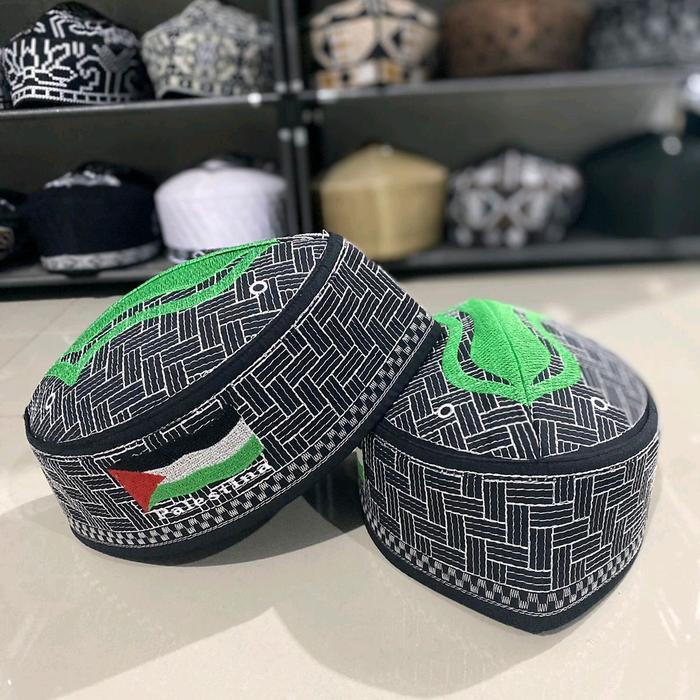 (Cod) Peci Kopiah Pria Malaysia Logo Palestine / Peci Putih Logo Palestina Bordir Hitam Motif Muslim