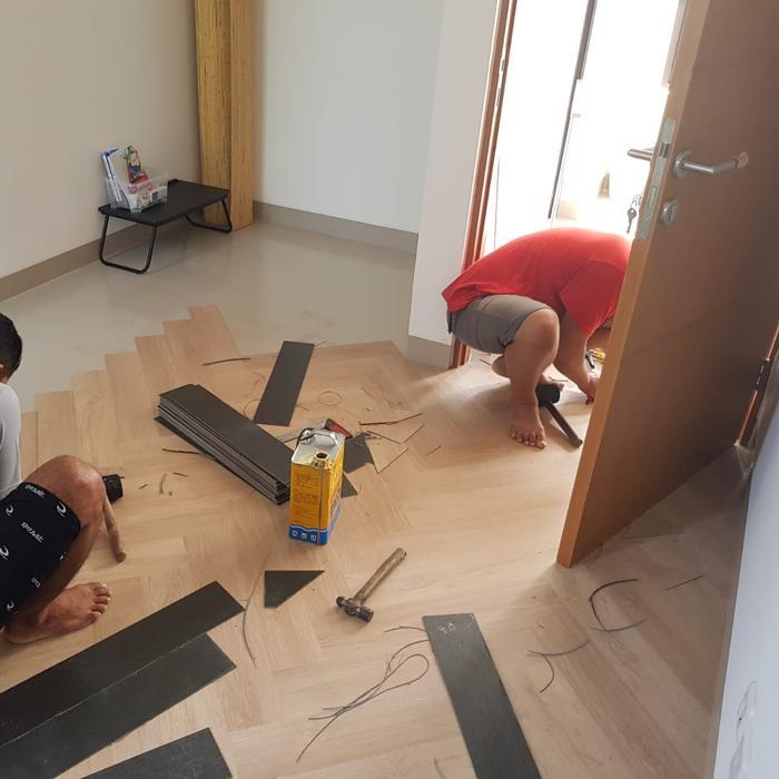 JASA PASANG LANTAI VINYL,VINYL DRY BACK, LEM JABODETABEK