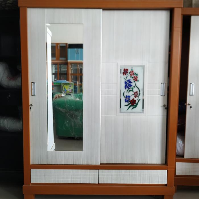 Lemari pakaian kayu 2 pintu jumbo pintu sliding Vijnana