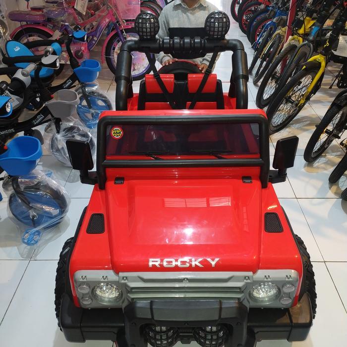Mobil aki Rocky