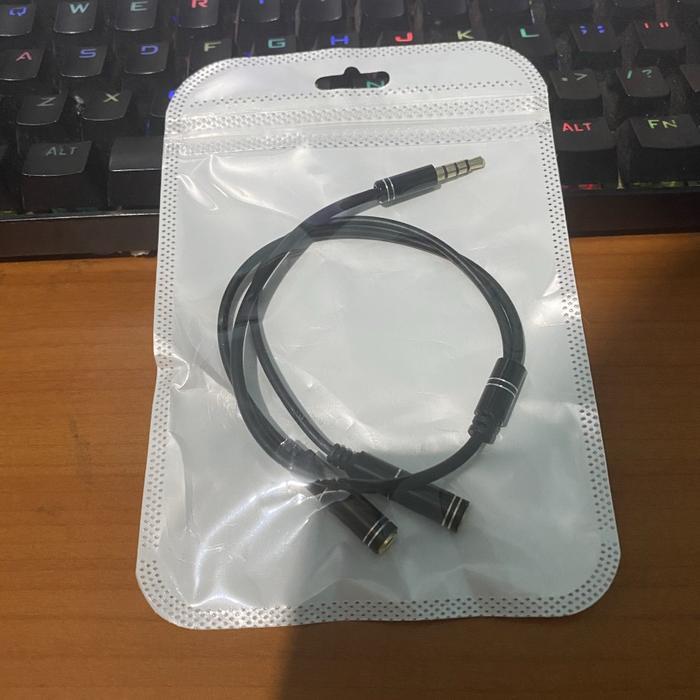 Kabel Audio Splitter 3.5Mm Earphone + Mic Jack 1 Male To 2 Female Ht Terpercaya