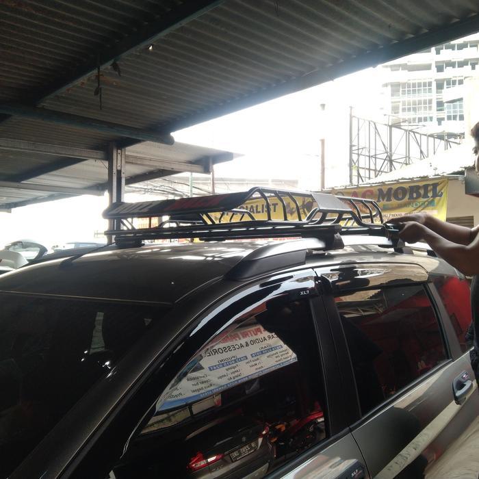 Roof Rack bagasi atas mobil XL 7 merek BUZZ rack ukuran 120 kali 80 kali 17 plus cross bar jepit