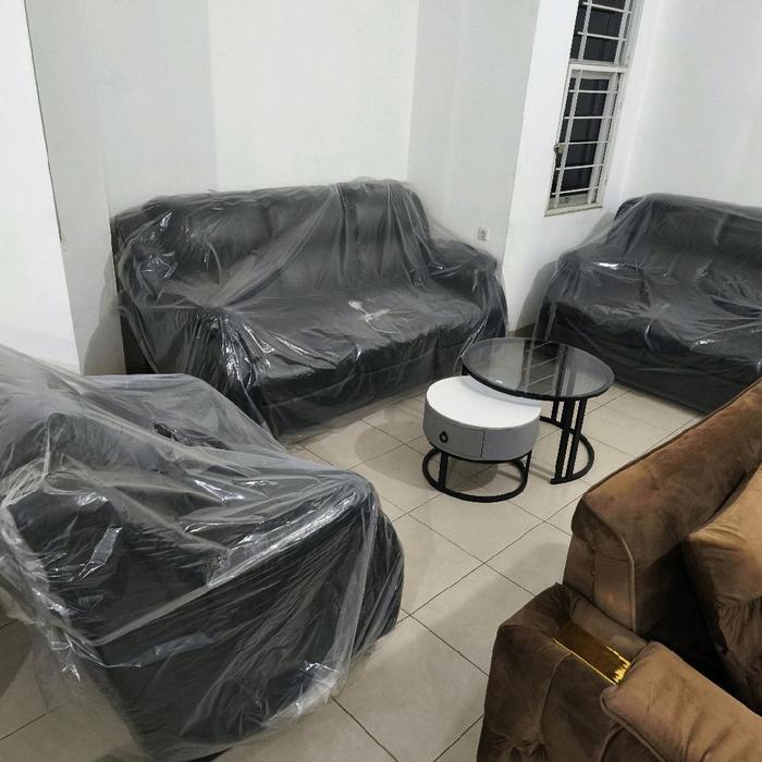 sofa tamu 3.2.1 Porsche plus meja tamu kaca bahan dacron dan busa kain semi kulit berkualitas