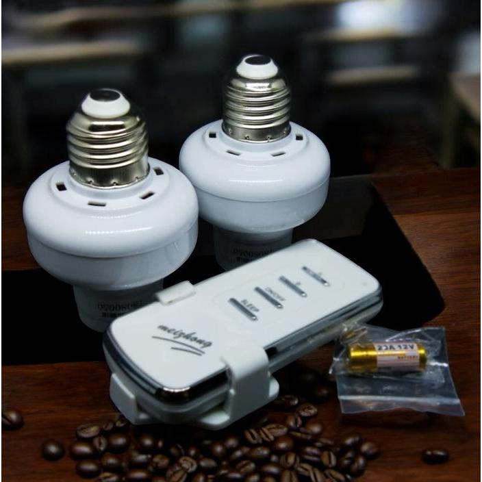 Fitting Lampu Dengan Remote Control.....1 Remote 2 Fittings