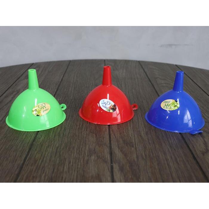 CORONG AR 12 CM CORONG DENGAN UKURAN SEDANG BERBAHAN PLASTIK TEBAL DAN KUAT SERTA TIDAK MUDAH PECAH