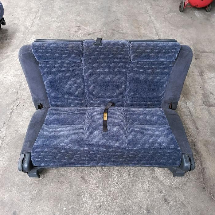 Jok / kursi belakang ( baris 3 ) Bekas mobil Honda Stream kulit bludru