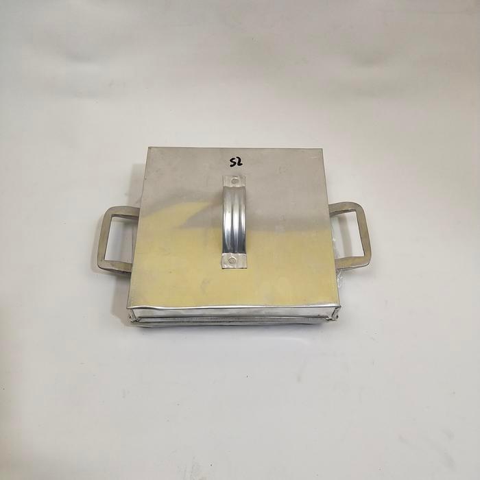 ALUMUNIUM COR EDDY SELONG 4 LUBANG Cetakan Kue Martabak