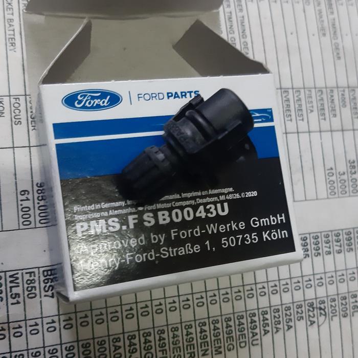 Tutup Pentil Radiator Ford Fiesta. Tutup Air Radiator Ford Fiesta.