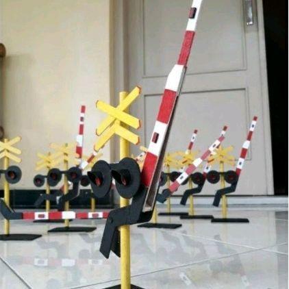 Mainan palang pintu kereta api - Miniatur palang pintu kereta api bisa bunyi