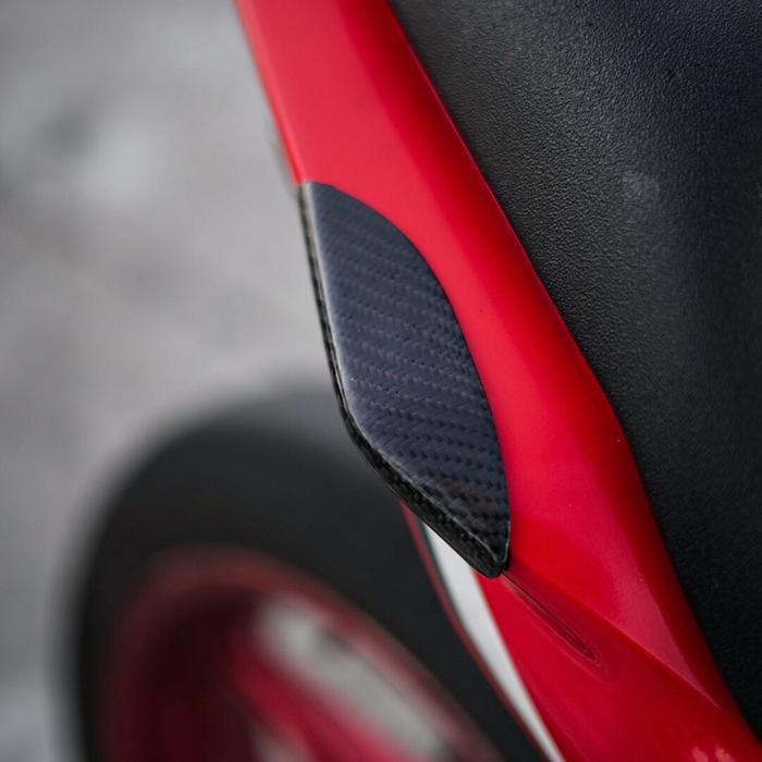 CARBON PROTECTOR CB150R LED (BODY BELAKANG)