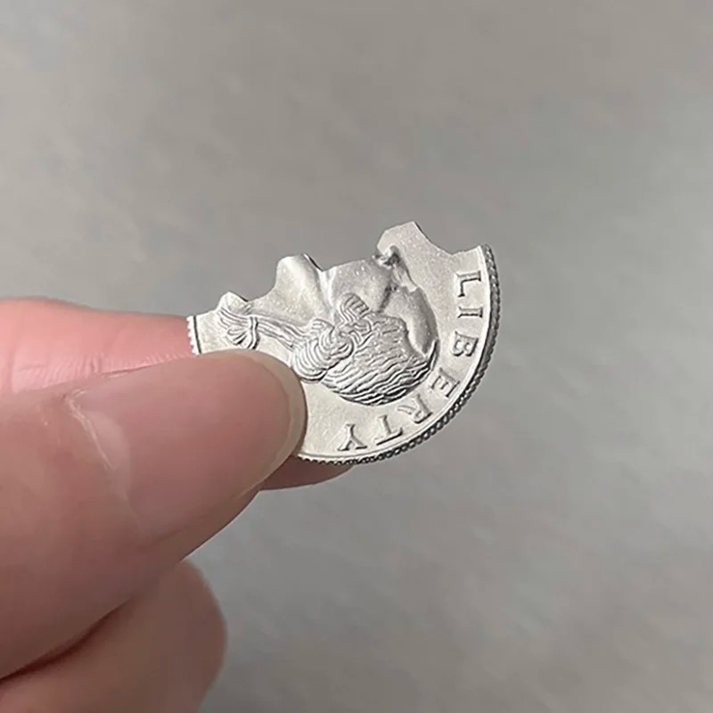 Bite Coin - US Quarter Dollar Coin Magic Tricks Bite Out and Restore Magia Close Up Street Illusions