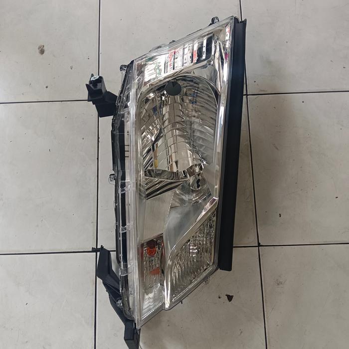 headlamp toyota lampu depan hiace premio elektrik dinamo - kanan