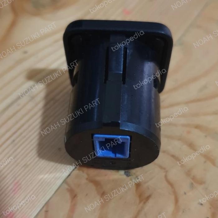 soket usb suzuki ertiga asli sgp newss