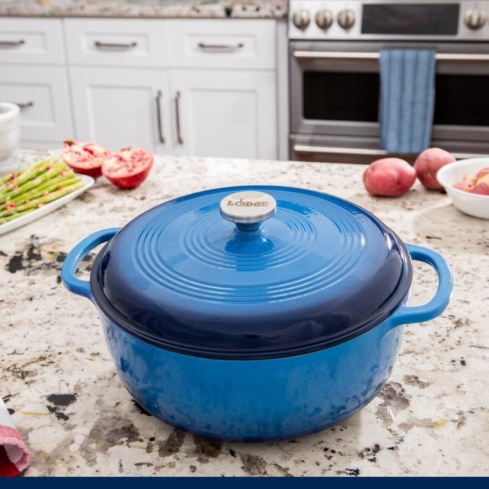 Lodge 7.5 Quart Blue Enameled Cast Iron Dutch Oven - EC7D33