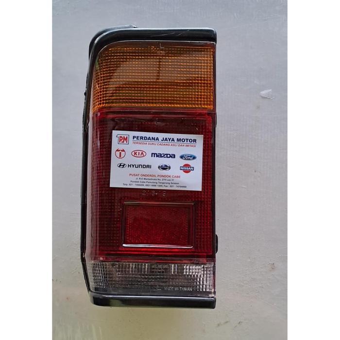 Lampu Belakang Stop Lamp Kiri Mazda E2000 Premium