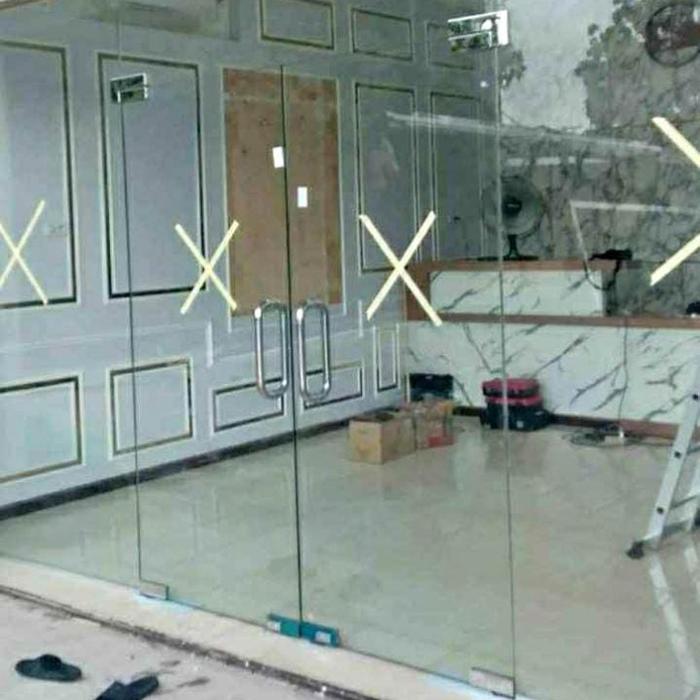 pintu kaca tempered glass