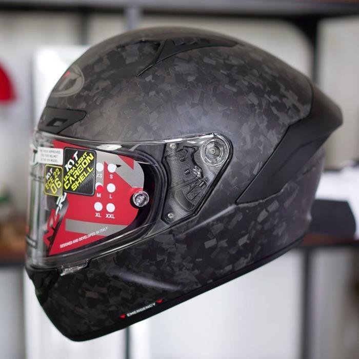 KYT Nz Race FORGED Carbon Black