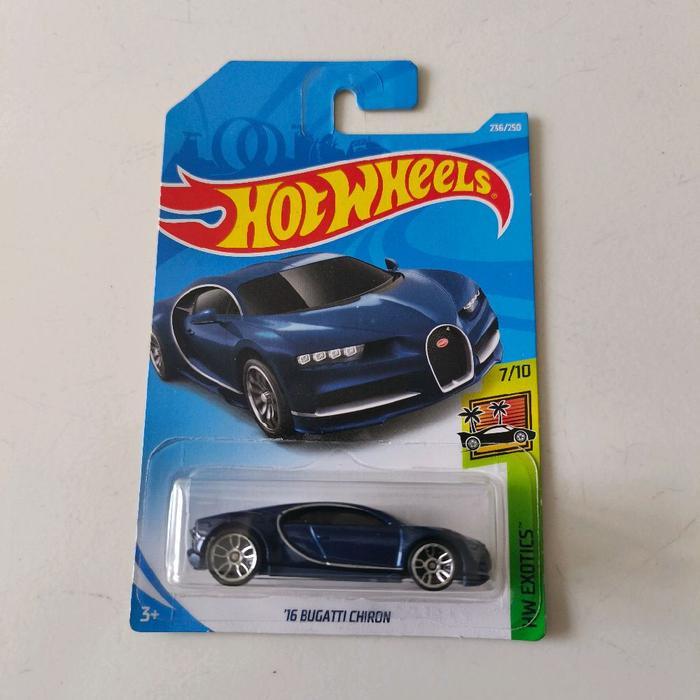 Hot Wheels Real Car 15 Bugatti Chiron Biru