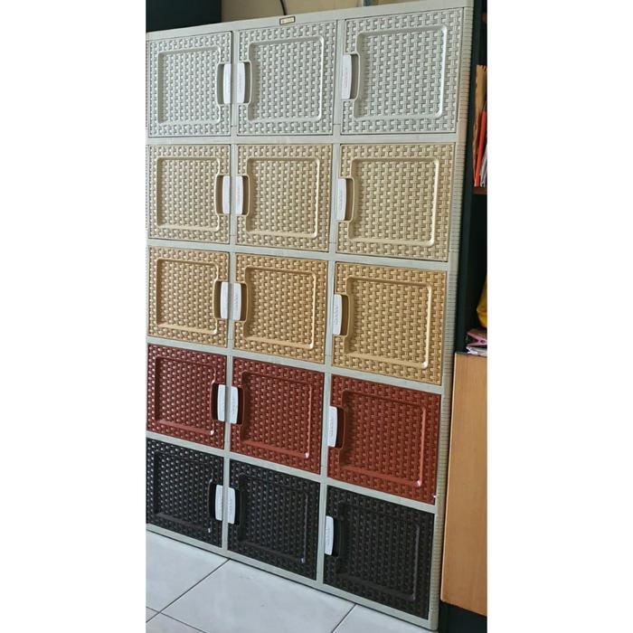 Lemari Plastik 3pintu 5 ssn Akako Plastik 15 pintu motif tiker