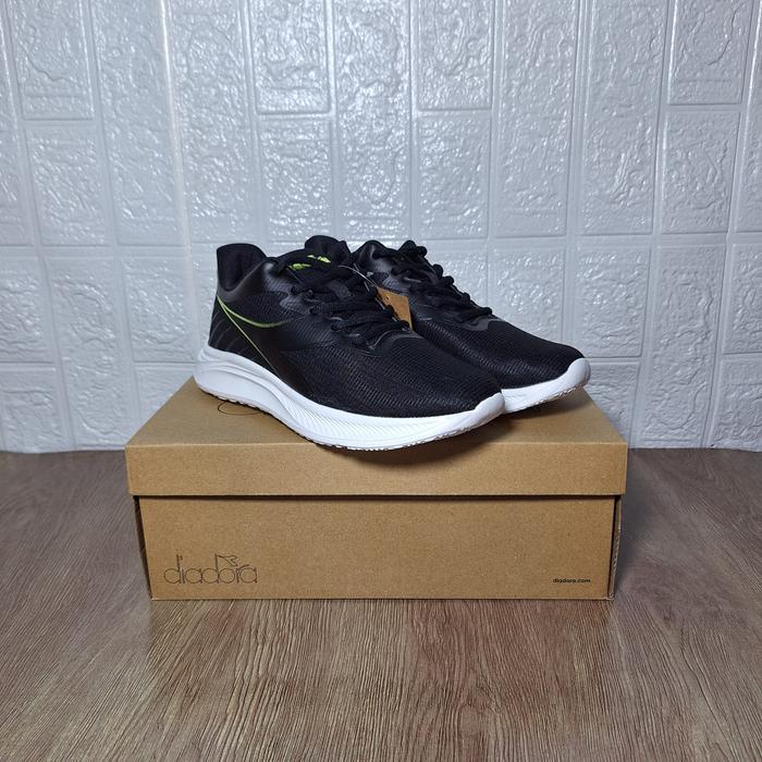 Sepatu Running Diadora Michael Black
