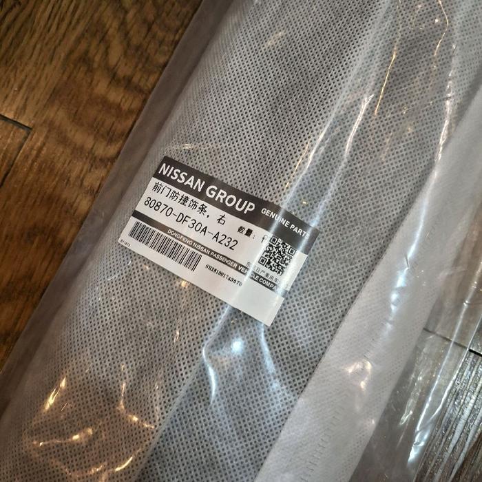 MOULDING LIST PINTU NISSAN XTRAIL T31 ORIGINAL (DEPAN)