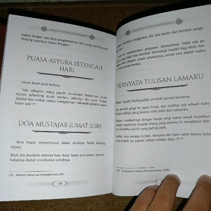 Buku Aneh Dan Lucu - 100 Kisah Menarik Penuh Ibrah Populer