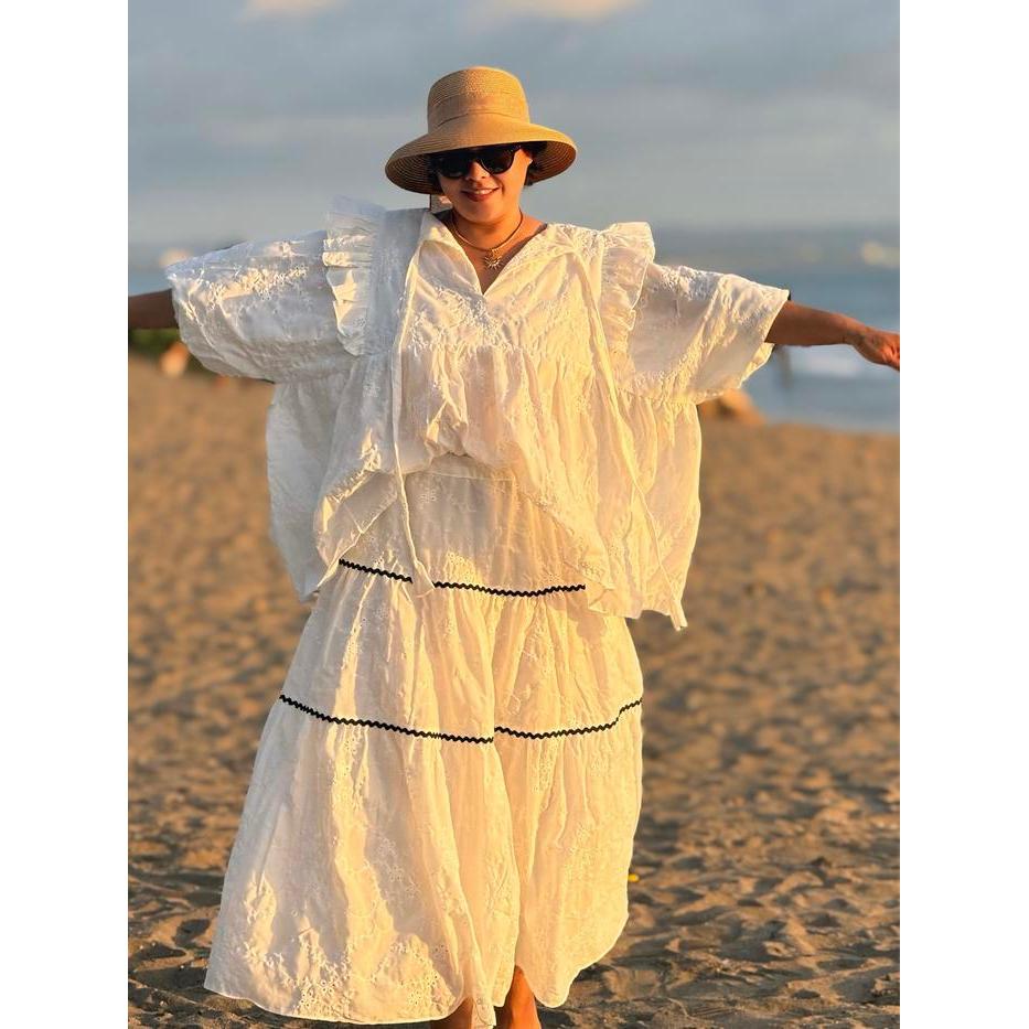 Daisy Top White Katbol Katun Bordir Bolong Bohemian