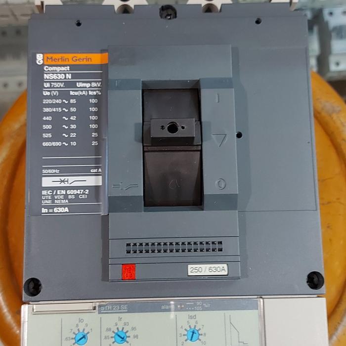 MCCB BREKER 3P NS630N MERLIN GERIN 630A