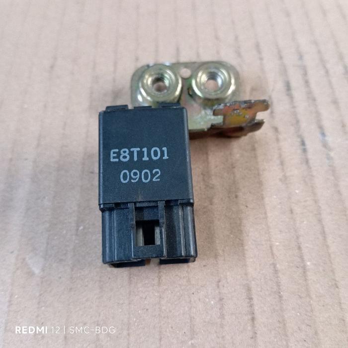 Spesial DISKON relay riley mitsubishi galant hiu kaki 4 plus bracket breket Kode E8T101 copotan Siap