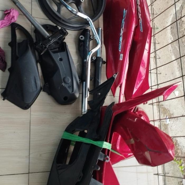 SPAREPART MOTOR PCX BODY HALUS KIRI KANAN