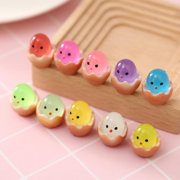 Miniatur Anak Ayam Resin Glow in The Dark Set Telur Warna Warni Hiasan Akuarium Topper Kue Dekorasi