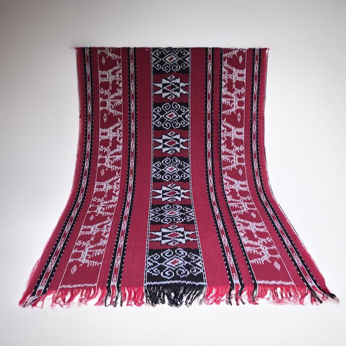 kain tenun ikat blanket etnik rote maumere NTT TB041
