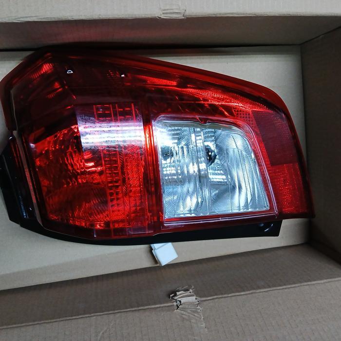 Lampu Stop Kanan Toyota Calya Sigra