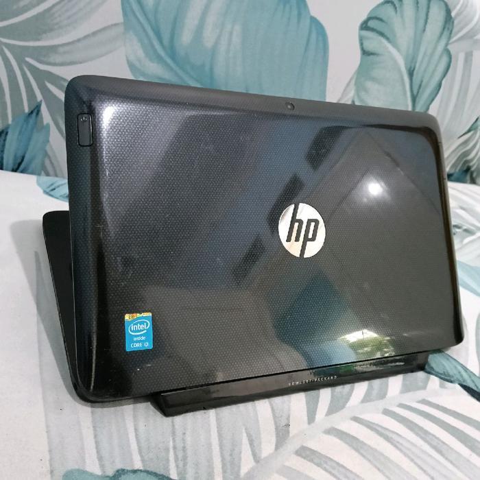 HP Pavilion X2 Core i3 RAM 4GB SSD 64GB Layar Touchscreen 2in1 Laptop Multifungsi