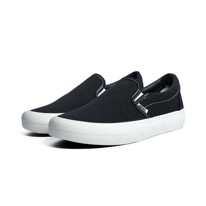 Eiger - Vintage Slip On Black White - Sepatu Sneakers Sepatu Kasual Pria Sepatu Kasual Wanita