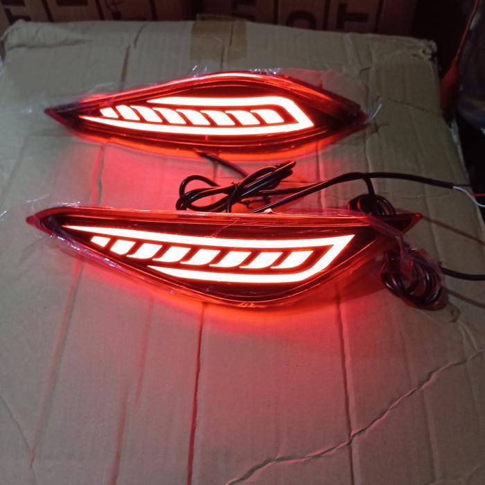 Lampu Reflektor Bumper Mobil Rush 2018-2023 Led