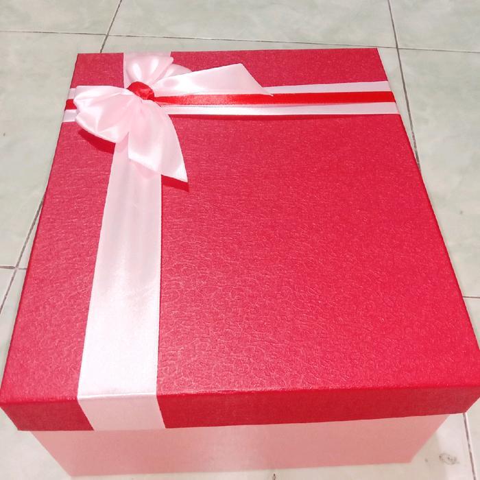 Premium Giftbox / Kotak Kado / Bungkus Kado / Bungkus Hadiah Murah Ukuran 30X25X10 Free Pita Box